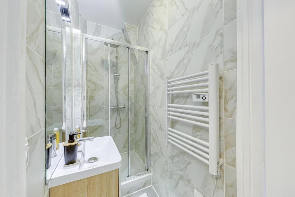 מאלאקוף Appartement Moderne, Proche Porte De Versailles Et Gare De Clamart מראה חיצוני תמונה