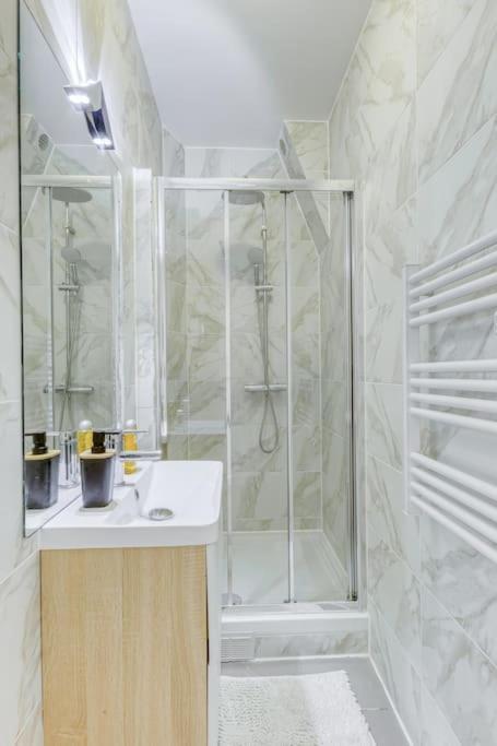 מאלאקוף Appartement Moderne, Proche Porte De Versailles Et Gare De Clamart מראה חיצוני תמונה